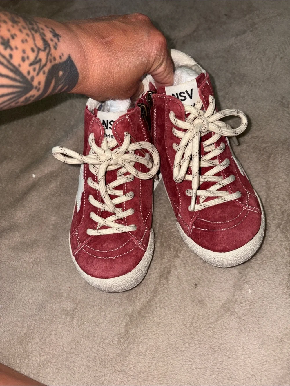Kids High-Top Sneakers in Burgundy with White Star -